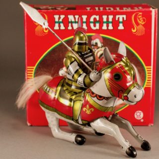 Alternative view of ブリキ 騎士 knight wind-up toy ぜんまい動作