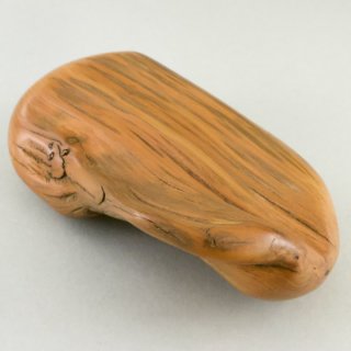 Alternative view of 香木（崖柏ヤーバイ）の置物 手彫り