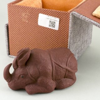 Alternative view of 中国 陶器 サイの置物 宜興泥