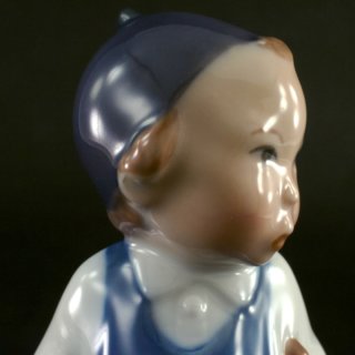 Alternative view of フィギュリン デンマーク ロイヤルコペンハーゲン（Royal Copenhagen）  掃除少年 Boy With Sweeping Brush