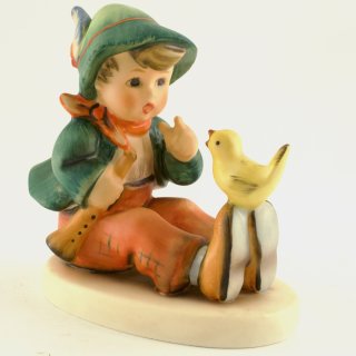 Alternative view of ドイツ ゲーベル（Goebel） お歌の練習 Singing Lesson