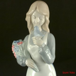 Alternative view of フィギュリン ベルウッド（BELLWOOD） 少女と小鳥