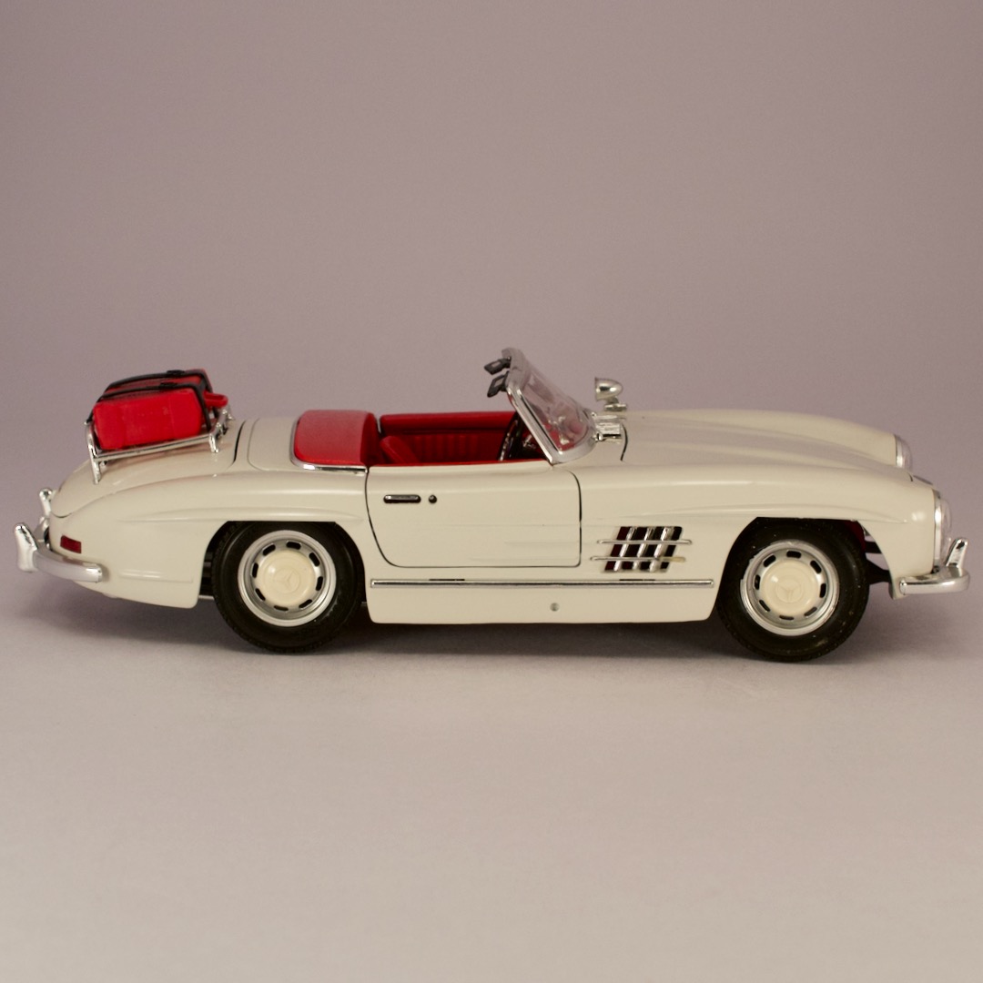 ミニカー イタリア ブラーゴ（BURAGO） メルセデスベンツ MERCEDES-BENZ 300 SL TOURING (1957)