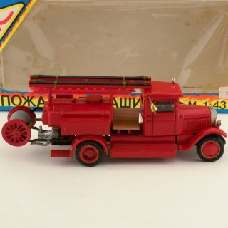 Alternative view of 旧ソ連 OMO 消防車 1/43 ジャンク品