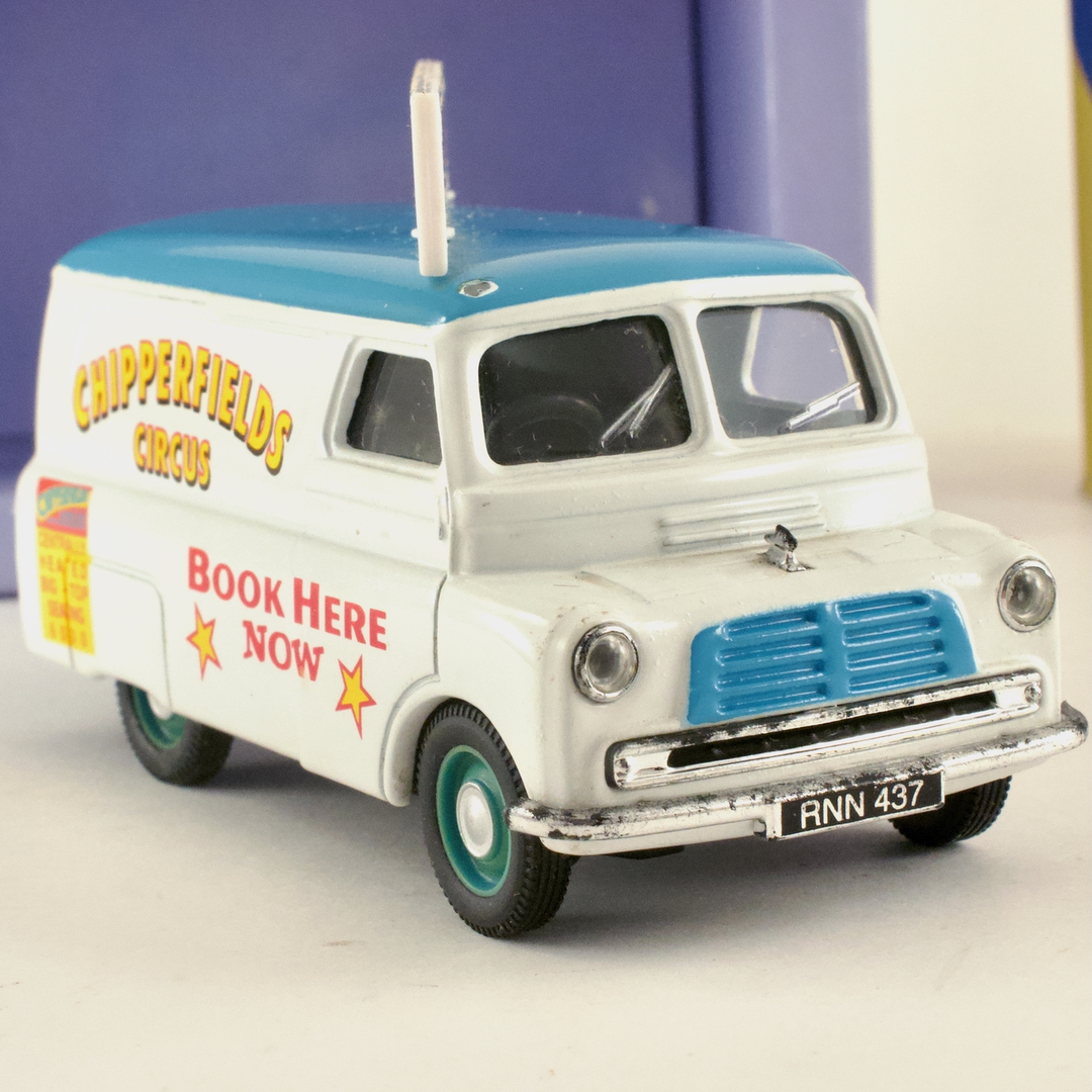 コーギー(Corgi) Classics 96905 Chipperfield's Circus Advance Booking Vehicle - 画像 (7)