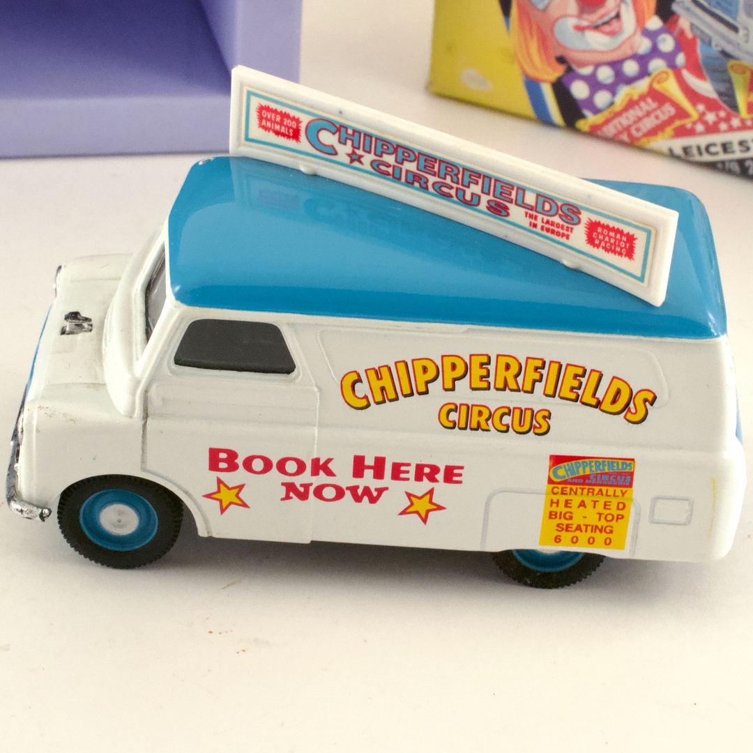 コーギー(Corgi) Classics 96905 Chipperfield's Circus Advance Booking Vehicle - 画像 (4)