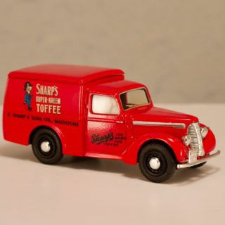 Alternative view of ミニカー イギリス ディンキー トイズ（DINKY TOYS） 1948 Commer 8 CWT Van 1:43 Scale Diecast Model Boxed