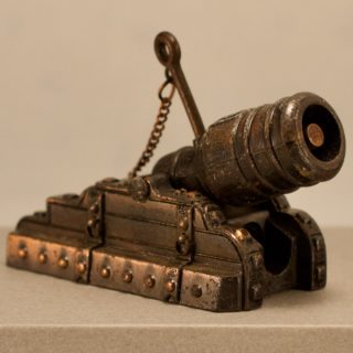 Alternative view of アンティーク スペイン Play-me 大砲型鉛筆削り TRABUCO Ref. 962