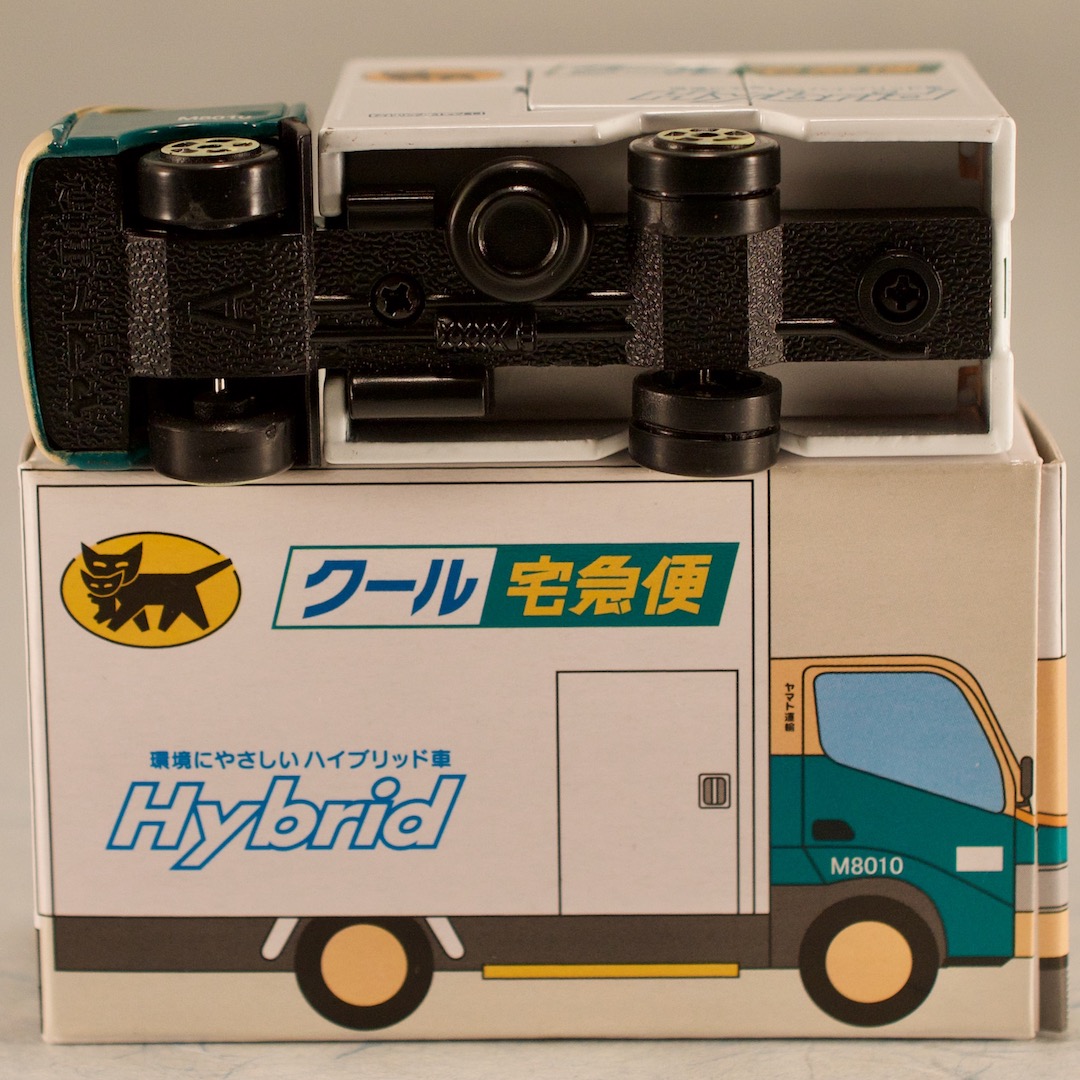 ミニカー トミカ ヤマト運輸 クール宅急便 Hybrid M8010 - いずみ洋行のストアサイト 通販