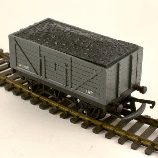 Alternative view of イギリス トライアング・レールウェイズ（Tri-ang Railways） R.244 MINERAL WAGON WITH COAL LOAD