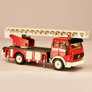 Alternative view of ドイツ ジク（siku） 消防梯子車 3780 Feuerwehrdrehleiter Fire Engine 1/60（約）