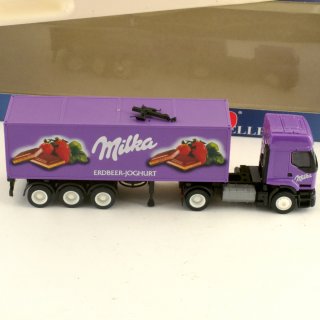 Alternative view of アルベド（ALBEDO-FORKEL） トレーラー SAMMELPUNKT MILKA ERDBEER-JOGHURT 1/87