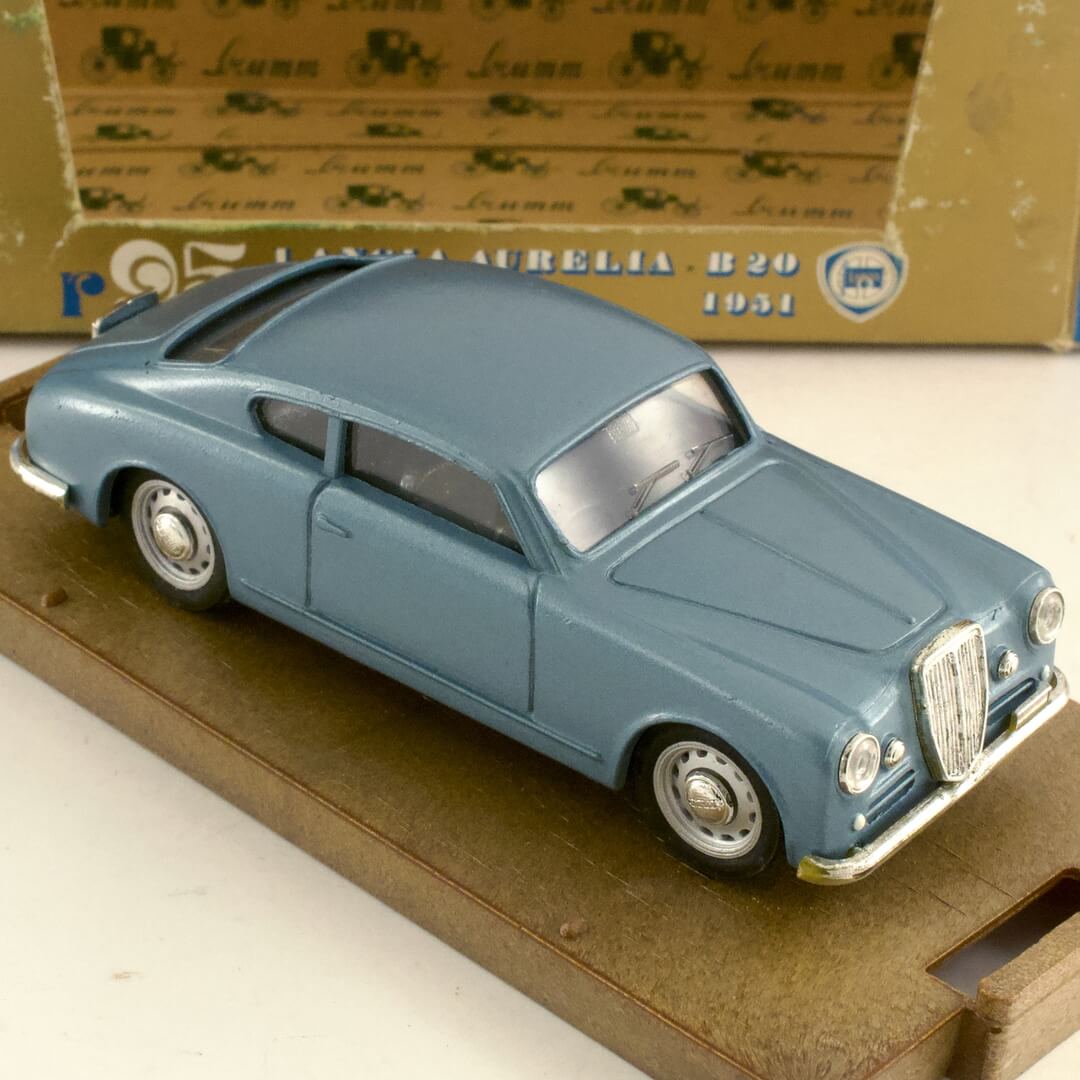 イタリア ブルム(Brumm)ランチア アウレリア LANCIA AURELIA B20 HP 80 1951 - 画像 (3)