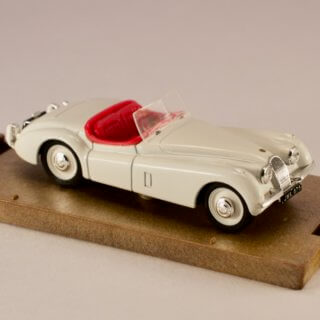 Alternative view of ミニカー イタリア ブルム（Brumm） ジャガー JAGUAR XK120 HP 160 3.5Lt. 1948