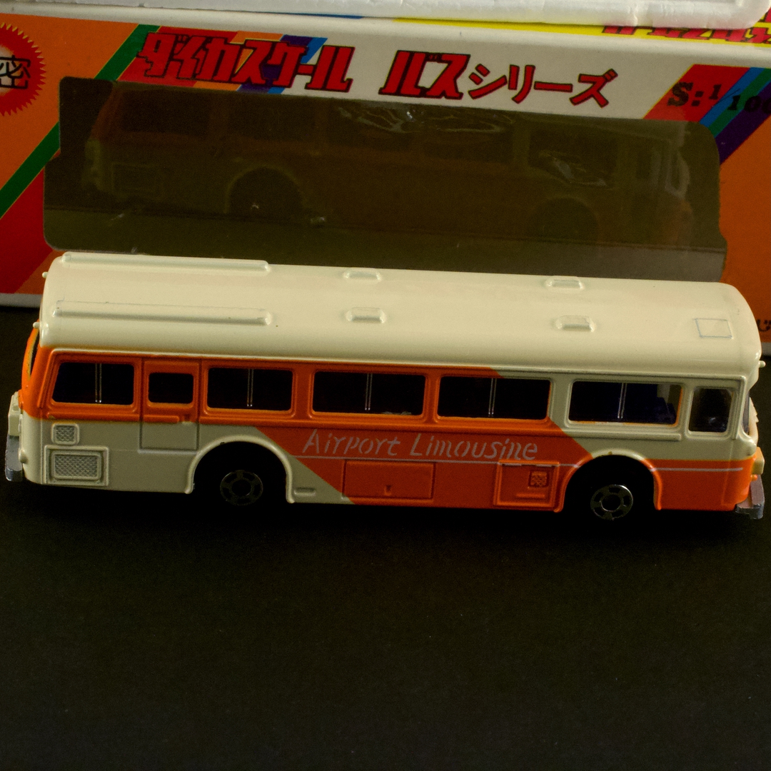 ウッド ダイカスケール バスシリーズ No.102 リムジンバス 日野(HINO) 1/100 - 画像 (2)