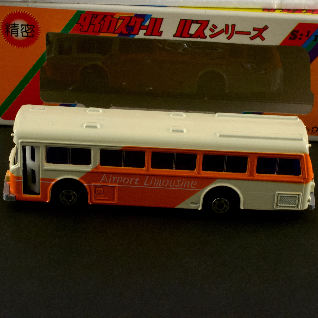 ウッド ダイカスケール バスシリーズ No.102 リムジンバス 日野(HINO) 1/100 - 画像 (4)