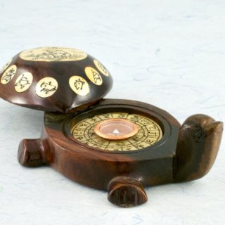 Alternative view of 亀の置き物 コンパス（方位磁石）付き