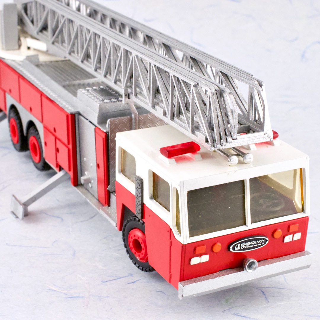 西ドイツ コナード（Conrad） 消防ハシゴ車 Emergency One Fire Truck