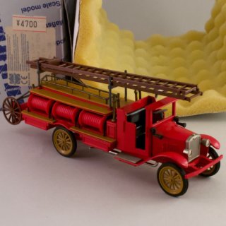 ミニカー 西ドイツ コナード（Conrad） 消防車 Volvo LKW 1928 1030 1/43