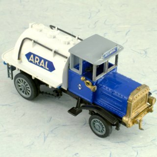 Alternative view of 西ドイツ ジスモデル（Ziss-Modell） B.V. ARAL TANKWAGON 1926