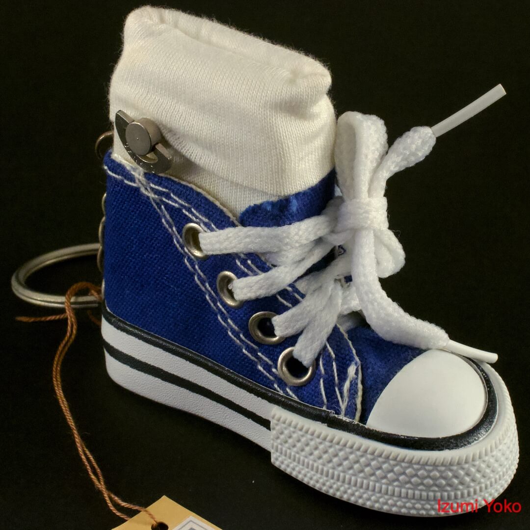 スニーカーのキーホルダー オルゴール付き ワンラブ(嵐) SANKYO - 画像 (3)